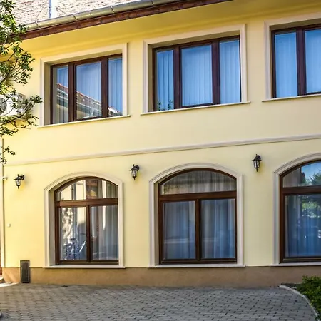 Centrum Apartman Cegléd Extérieur photo